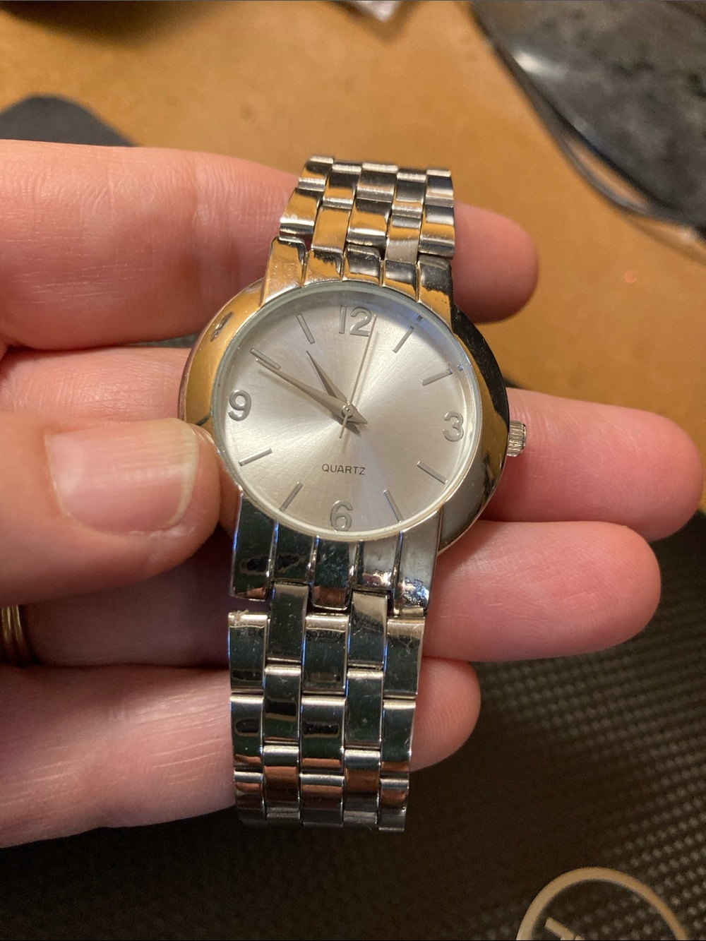 Silver Tone Mens Quartz Bracelet Watch Keeps Perfect Time